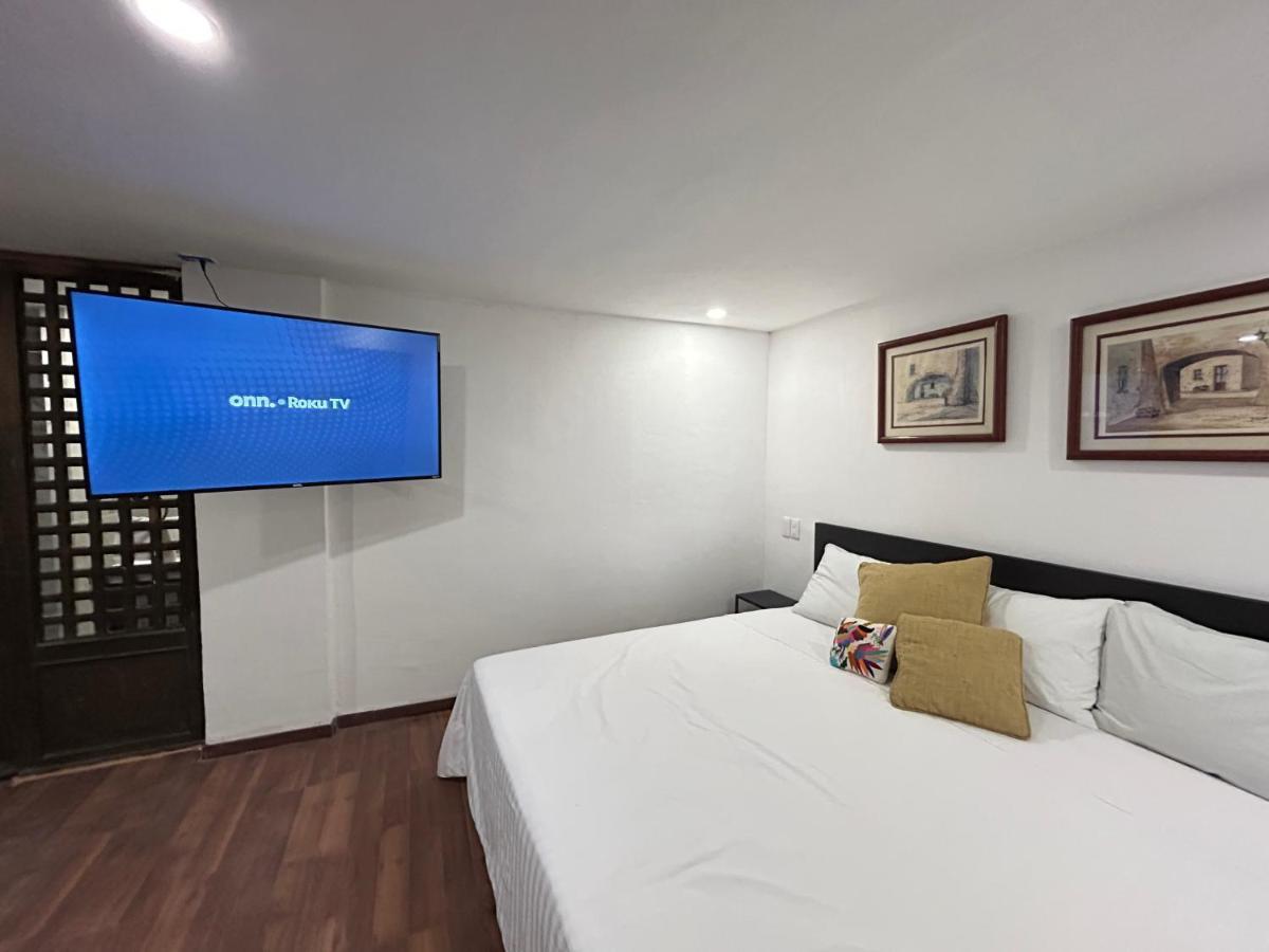 Lindas Suites Eugenio Sue メキシコシティ エクステリア 写真