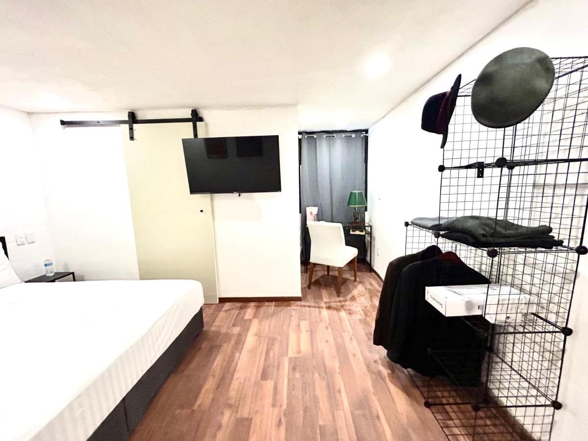 Lindas Suites Eugenio Sue メキシコシティ エクステリア 写真
