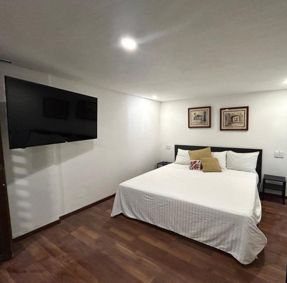 Lindas Suites Eugenio Sue メキシコシティ エクステリア 写真