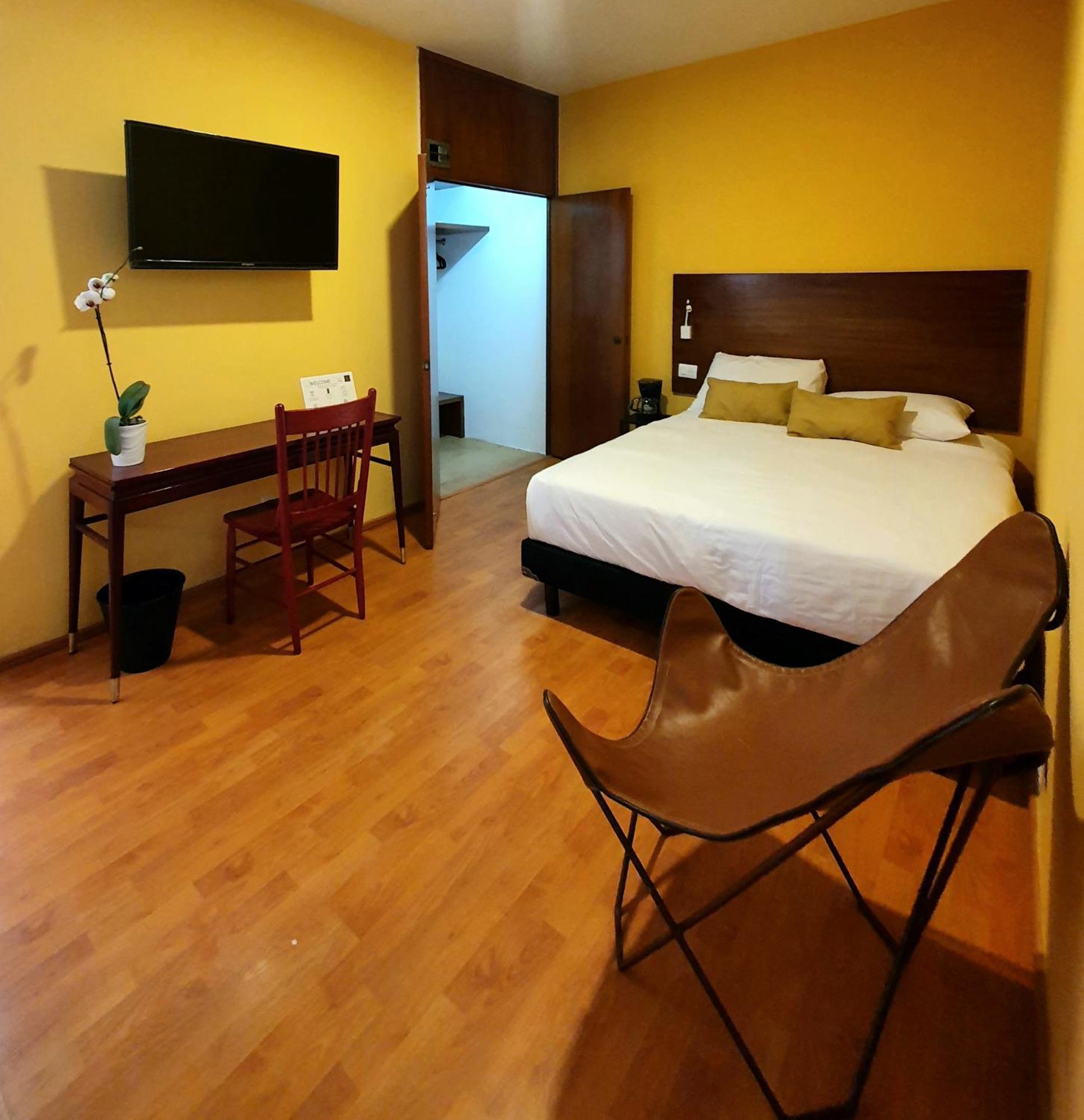 Lindas Suites Eugenio Sue メキシコシティ エクステリア 写真